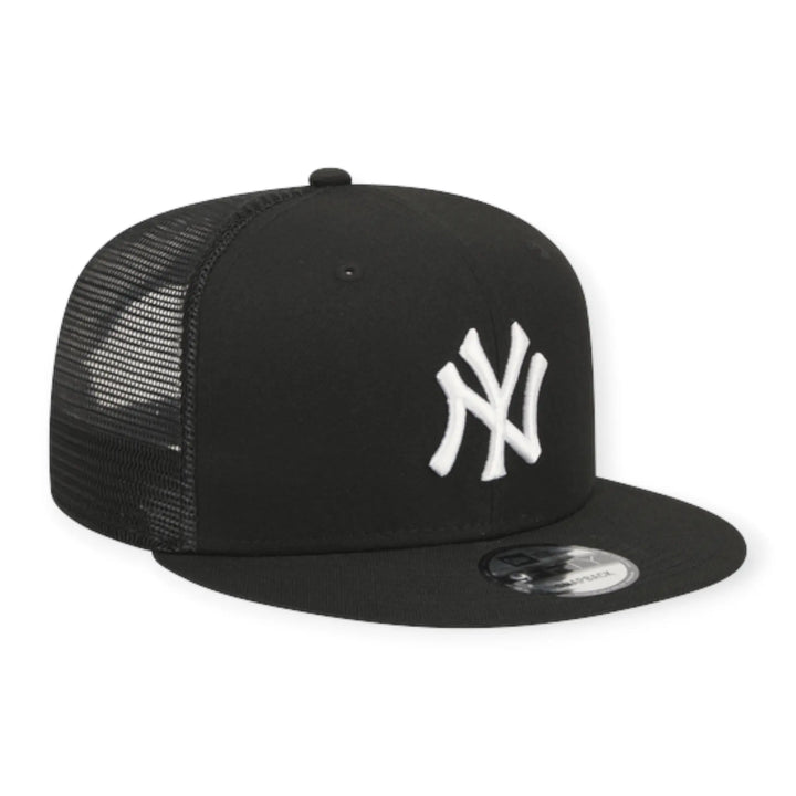 New Era Men 9Fifty EG Trucker NY Yankees Cap Snapback (Black)