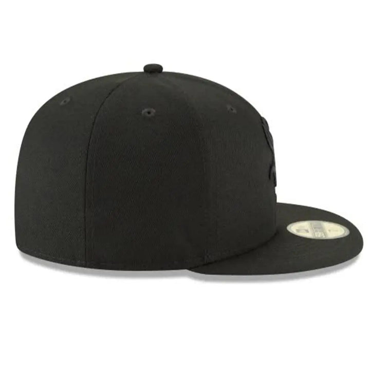 New Era Chicago White Sox Blackout Basic 59FIFTY Fitted Hat-Nexus Clothing